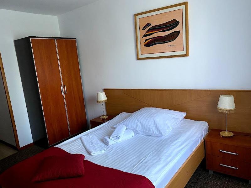 Aparthotel Obiekt "Czarny Rycerz" Jastrzębie Zdrój Exterior foto