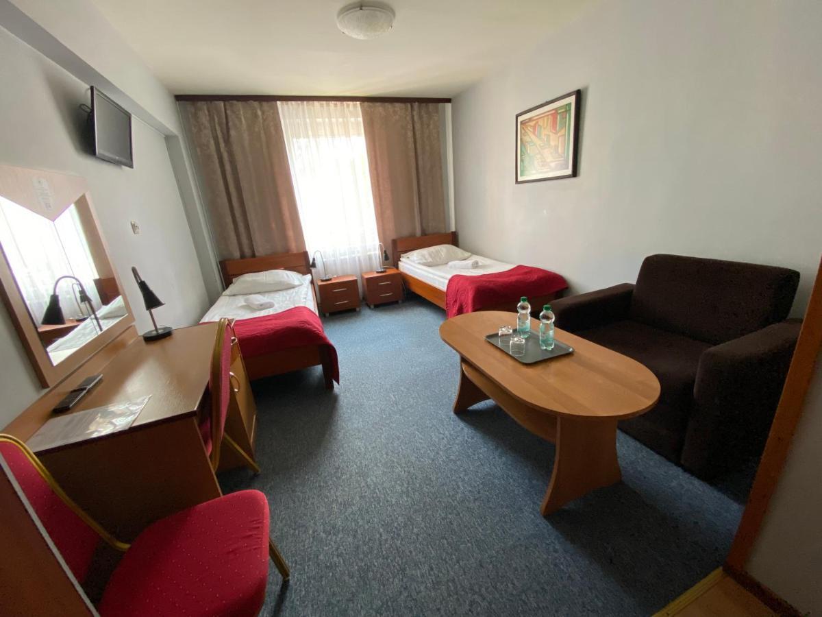 Aparthotel Obiekt "Czarny Rycerz" Jastrzębie Zdrój Exterior foto