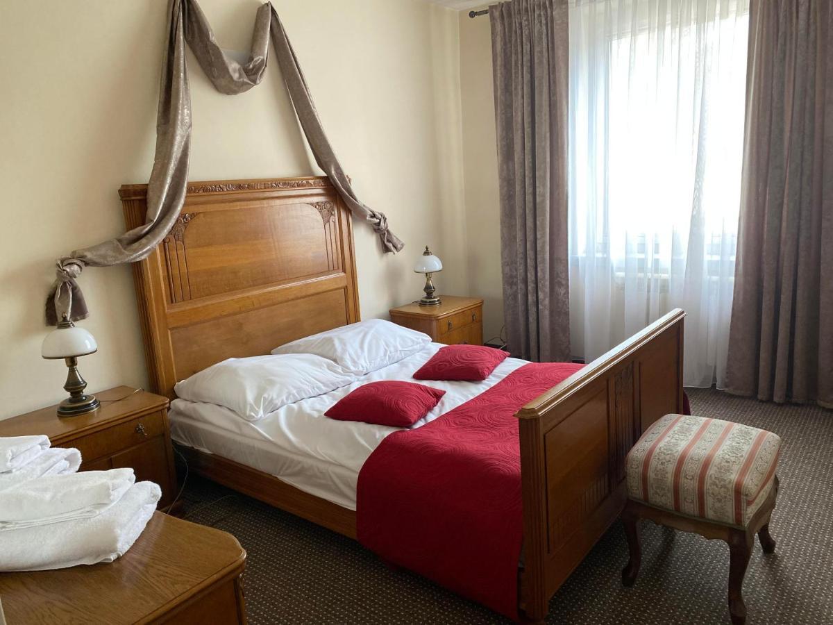 Aparthotel Obiekt "Czarny Rycerz" Jastrzębie Zdrój Exterior foto