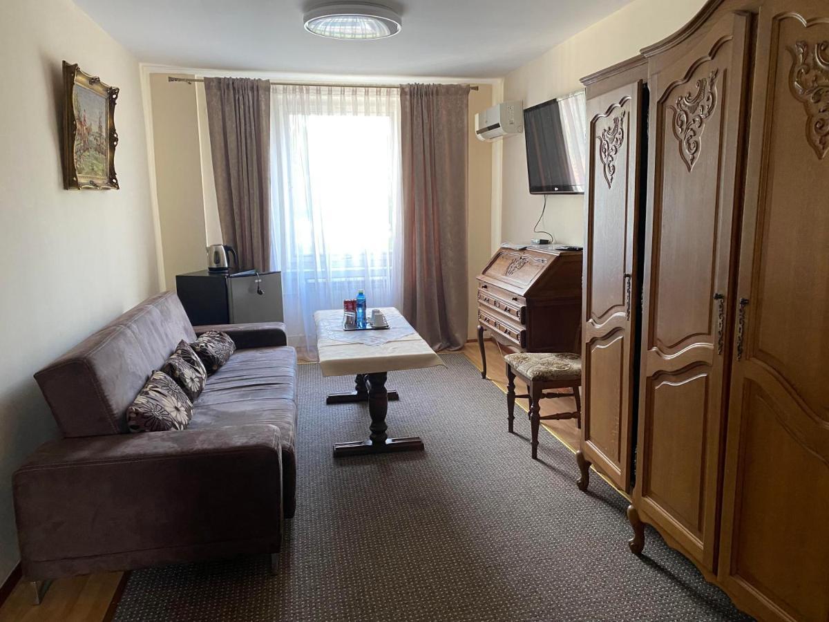 Aparthotel Obiekt "Czarny Rycerz" Jastrzębie Zdrój Exterior foto
