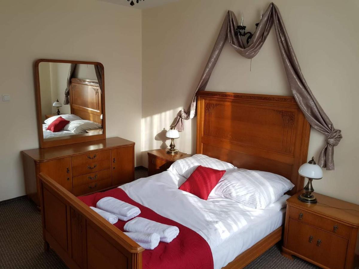 Aparthotel Obiekt "Czarny Rycerz" Jastrzębie Zdrój Exterior foto
